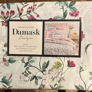 Damask Duvet cover King size.Floral print.